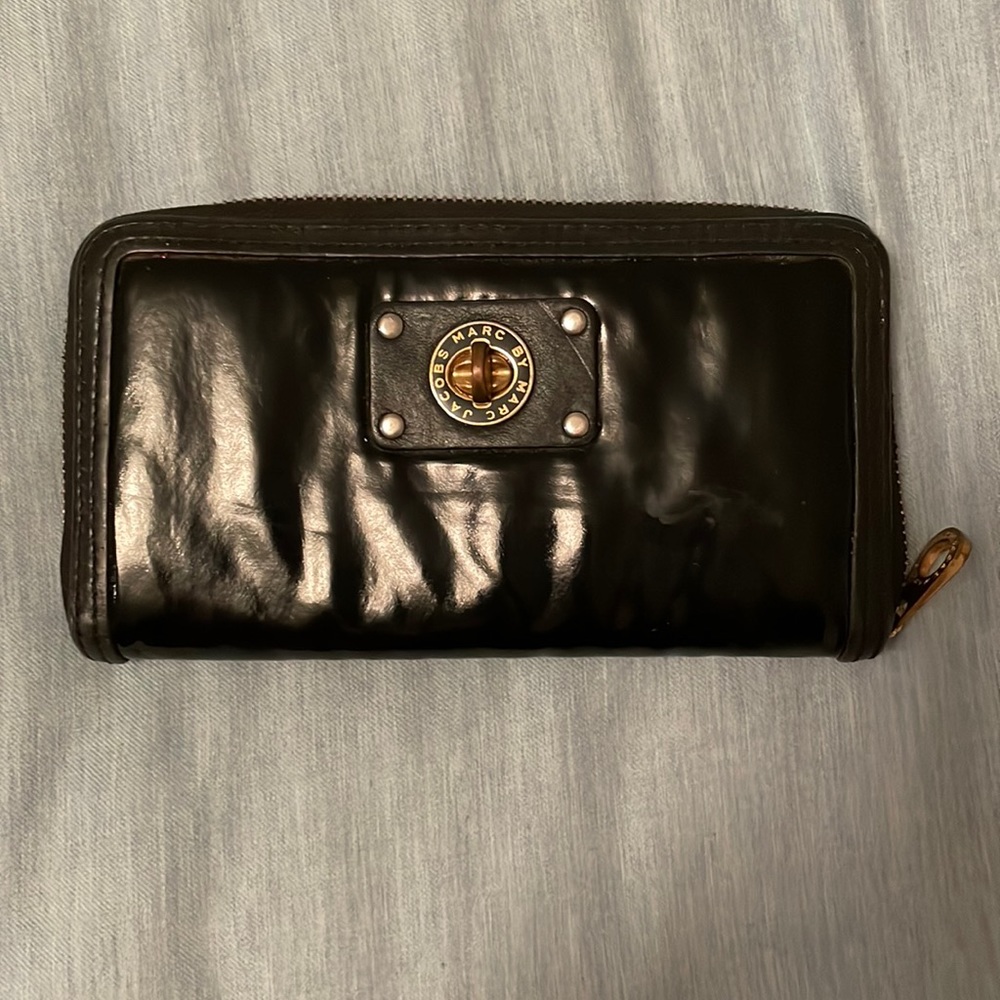 Marc by Marc Jacobs Zip Wallet